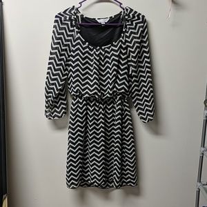 Pattern dress, shear quarter length sleeves